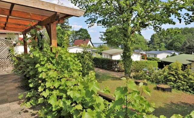 Makellos FeHa Plau am See Terrasse mit Seeblick